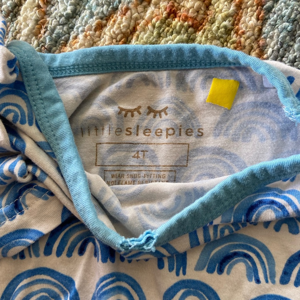 Little sleepies pj set - Picture 3 of 3